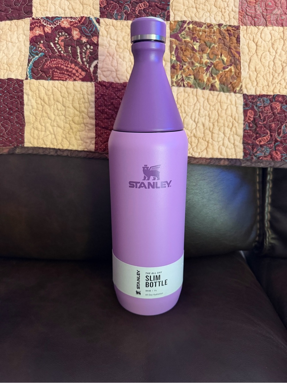 NEW STANLEY **THE ALL DAY SLIM BOTTLE** 34oz | 1L
Color:LILAC